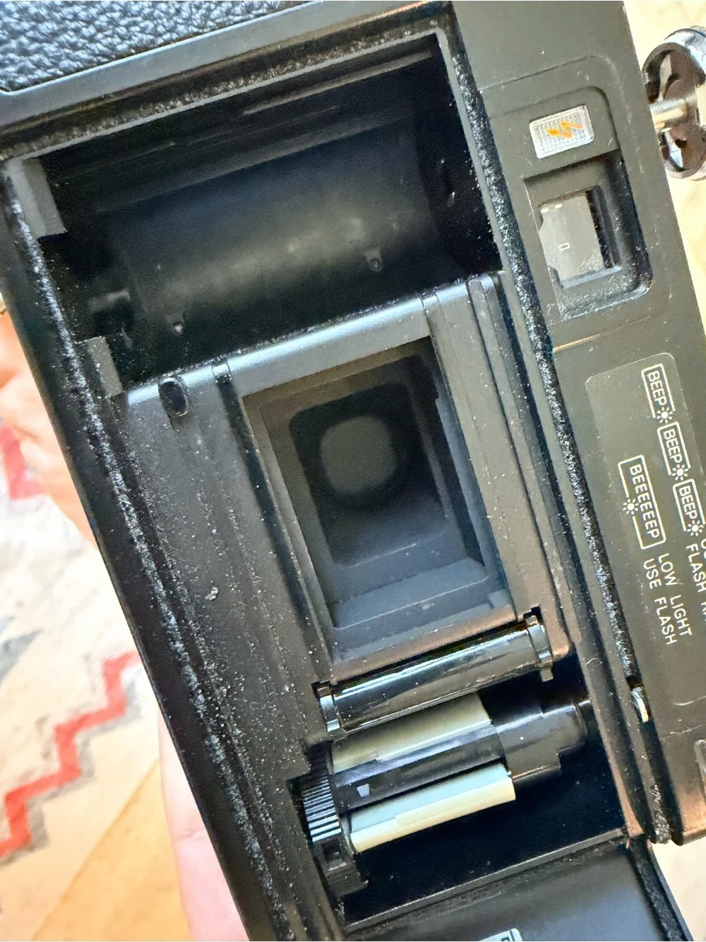 Vintage Minolta Auto Focus 35mm Film Camera Black opens unsure working condition